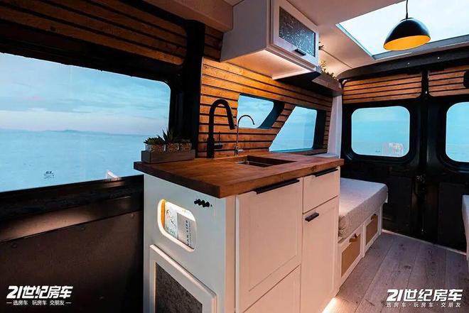 am Promaster露营车把舒适感拉满了不朽情缘游戏网站登录四面环窗仰望星空！这辆R(图6)